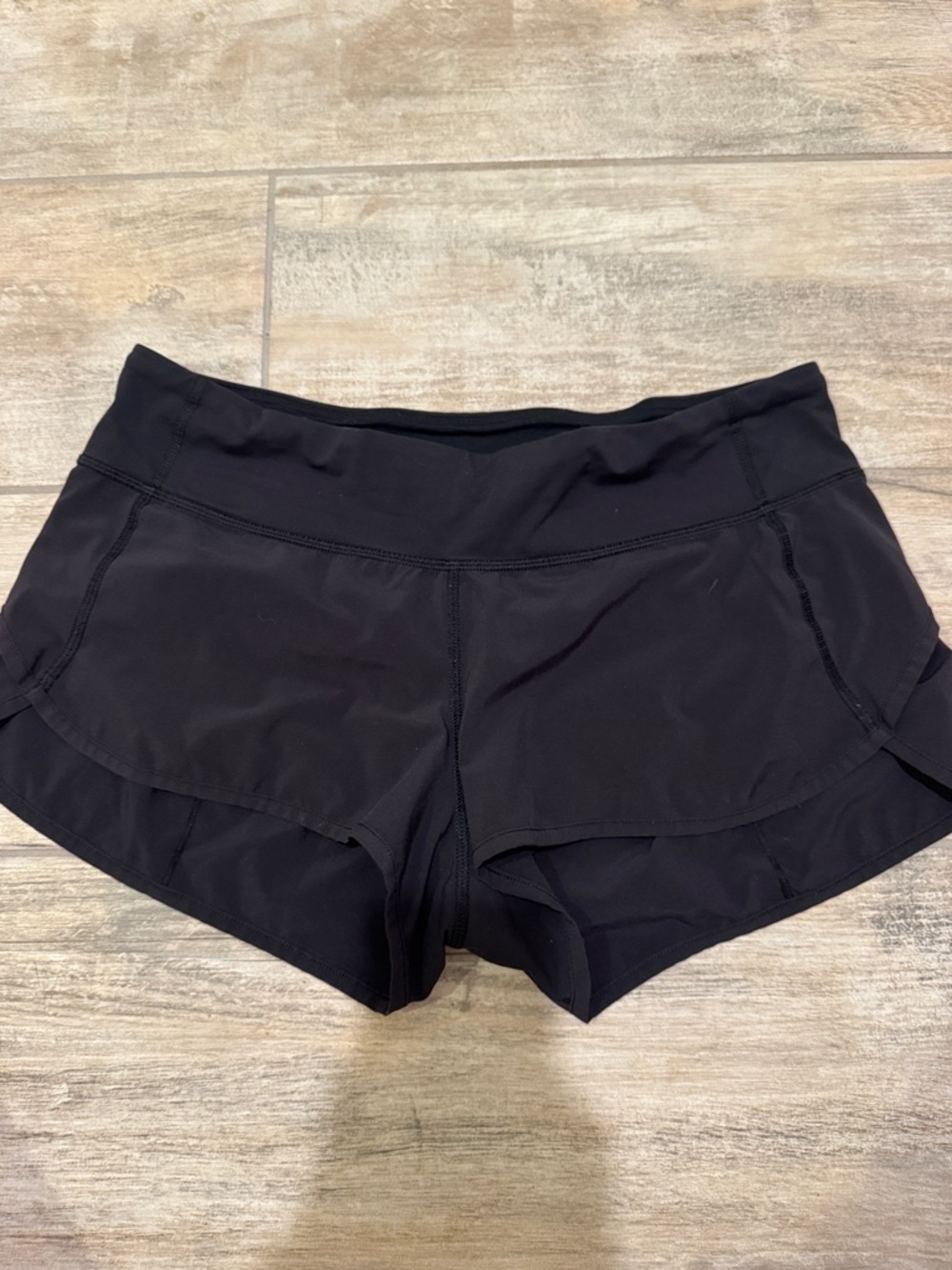 Lululemon Speed Shorts size 8 | 2.5 inches | low rise